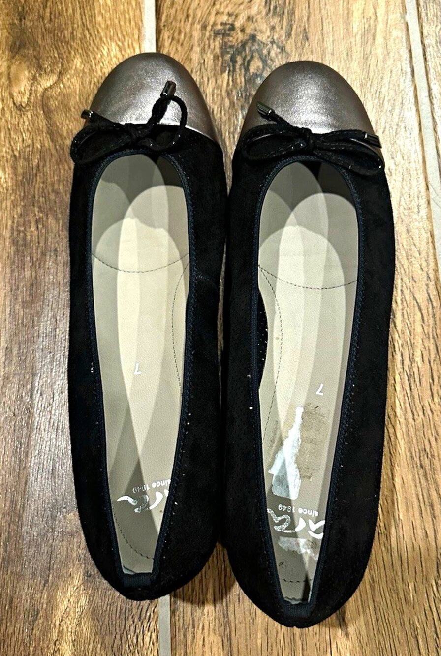 ⁠ARA Suede Cap Toe Ballet Flats Black Pewter Metallic Bow Comfort US 9.5 EUR 41